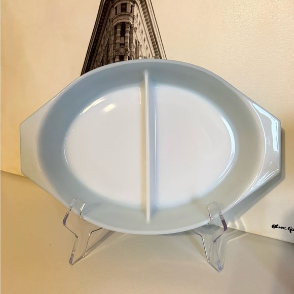 Vintage Pyrex 1 1/2 Qt Divided Casserole Dish with Lid Snowflake - Picture 5 of 9